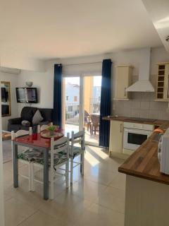 Waterside Apartment - Two Bedroom - Empuriabrava - 7