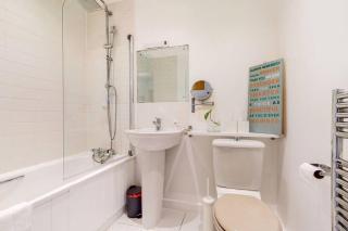 Modernistic 2-bedroom flat in Shadwell - London - 2