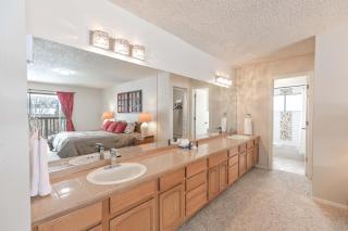 Lagoon Raven Townhome: Great Location, Amenities - 1