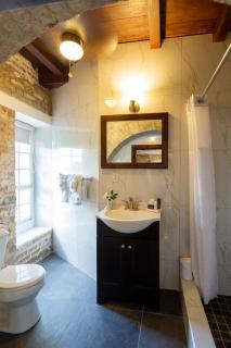 Copper and Lumber Store Hotel - English Harbour Town - 2