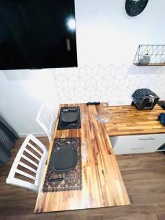Joli studio une pièce entièrement rénové et équipé classé 2 étoiles - Balaruc-les-Bains - 9