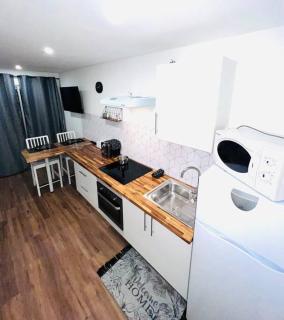 Joli studio une pièce entièrement rénové et équipé classé 2 étoiles - Balaruc-les-Bains - 6