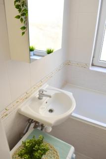 Romantic Bijou Apartment near Old Town! - 1