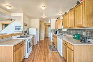 4 Acres and Mtn Views Cabin with Deck in Florissant - 2