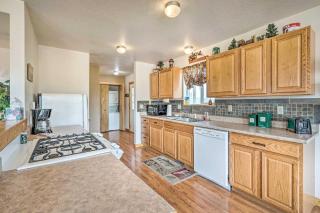 4 Acres and Mtn Views Cabin with Deck in Florissant - 1