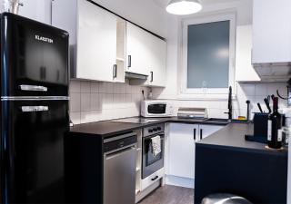 Downtown Apartment with Free Garage Balcony and AC - 1