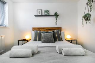 2 Bed Townhouse with Free Parking - Nottingham - 8