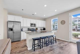 Centrally Located Myrtle Beach House Near Sports Center, Broadway at the Beach, Shopping, Beach, and Golf - Myrtle Beach - 4