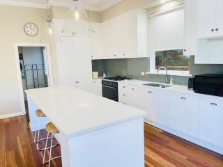 Classic Meets Modern in Central Wagga - Wagga Wagga - 6