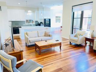 Classic Meets Modern in Central Wagga - Wagga Wagga - 0