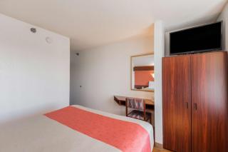 Motel 6-Olathe, KS - Olathe - 2