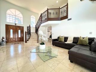 Spacious and Luxurious 4bd 3br House Pool Tub BBQ Private - Miami - 0