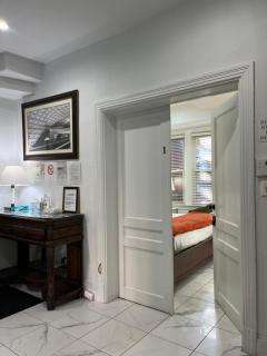 Large DUPLEX Apt 2Bdrm 1Den-Metro - Washington - 4