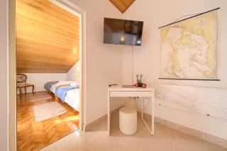Apartments with parking space Njivice, Krk - 20543 - 9