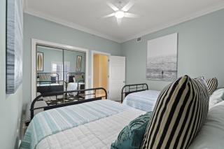 South Harbour Penthouse 2 - 4