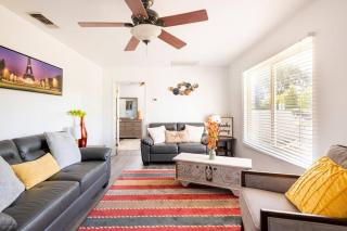 Misha’s Hunn Cottage - Yuba City - 0