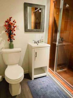 Misha’s Hunn Cottage - Yuba City - 1