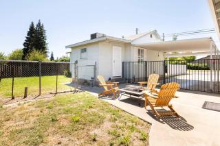 Misha’s Hunn Cottage - Yuba City - 6