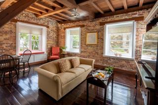 Copper and Lumber Store Hotel - English Harbour Town - 7