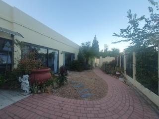 DOTJJ B & B - Paarl - 9