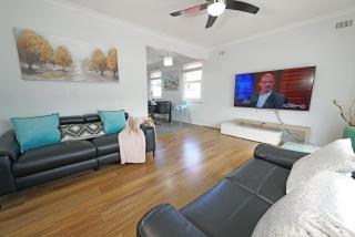 Pet-friendly Bayside 4BR Rental House near Mentone - Parkdale - 2