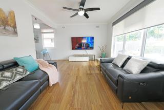 Pet-friendly Bayside 4BR Rental House near Mentone - Parkdale - 3