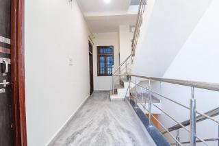 FabHotel Royal Vilas - 2