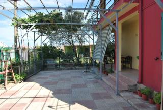 H and H Guesthouse - 1