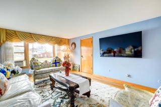 Oak Lawn Apartment about 2 Mi to Ford City Mall! - Oak Lawn - 0
