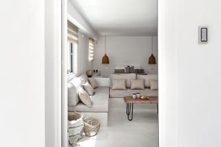 Pebble, an Idyllic Seaside Suite by Nirousuites - Kokkíni Khánion - 1