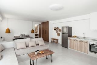 Pebble, an Idyllic Seaside Suite by Nirousuites - Kokkíni Khánion - 7