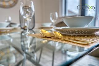 3 Bedroom Blissful Living for Contractors and Families by Coraxe Short Stays - Dudley - 2