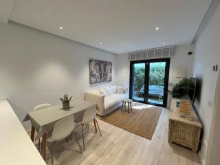 AVINGUDA MADRID 27 Bajos 1ª - 4