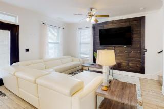 Cassie's Beach Cottage - Destin - 8