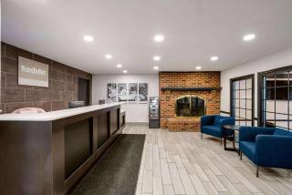 Travelodge by Wyndham Canton-Livonia Area, MI - Canton - 3