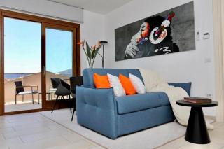 luxurious-Fully equipped & renovated-2Room Suite-Elevator-Quite area-Secure Parking - 4