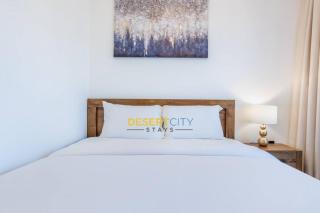 One Bed Room with Creek Views, Hosted by Desert City Stays - 1