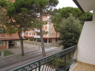 Cozy flat with private garden next to the sea - 0