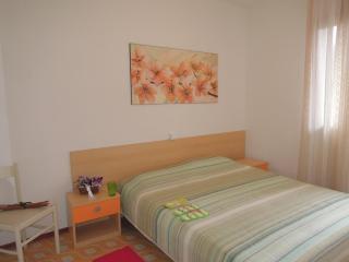 Cozy flat with private garden next to the sea - 8