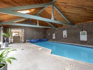 Large coastal cottage, private indoor pool, hut tub, sauna and steam pod - Weymouth - 0