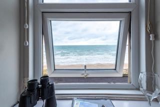 Channel View Guest House - 9