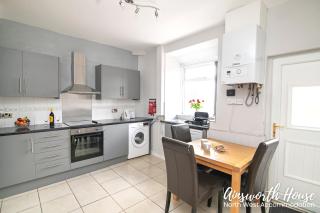 Ainsworth House Serviced Accommodation - Bolton - 7