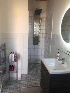 Super location 2, 1min metro 10 min from Camden - Londra - 7