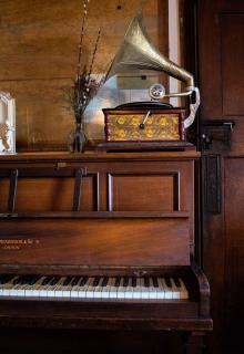Manorbier Castle Inn Bay Room - 1