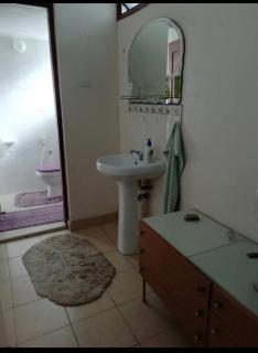 ZURI Homestay WIFI & Ocean BREEZE !! - Mombasa - 5