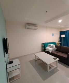 Glossy Marina Homestays - 5