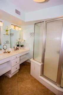 The Summit #3C: Spacious Oceanfront condo, Heated Pool, WIFI - 4