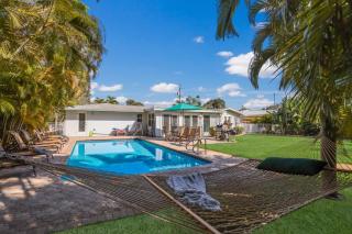 Hawaiian Punch - 125 Crescent Dr - 7