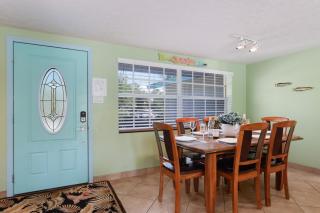 Hawaiian Punch - 125 Crescent Dr - 3