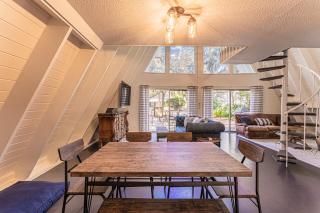 Steps to the Beach! 3rd Row Ocean Surfers Bungalow PET FRIENDLY 3 Bedroom 2 Bathroom - Hilton Head Island - 4